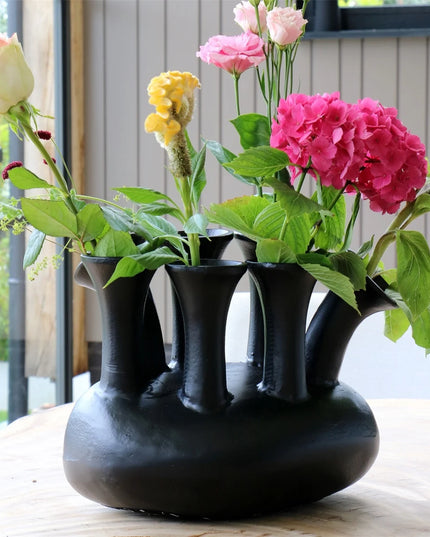Toetervaas zwart tafel | The FlowerField