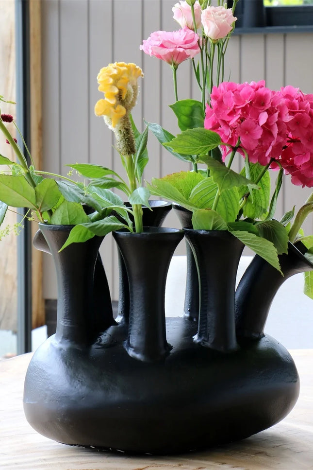 Toetervaas zwart tafel | The FlowerField